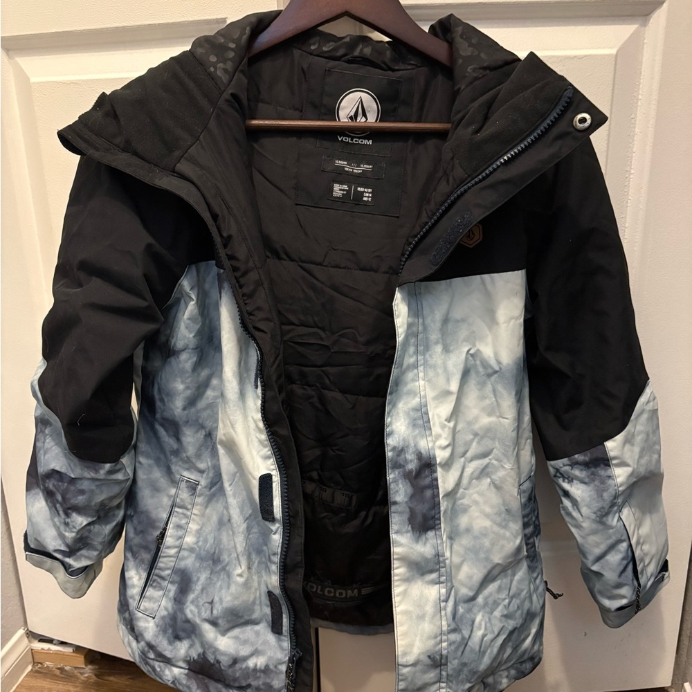 Volcom Black and Blue snow Jacket